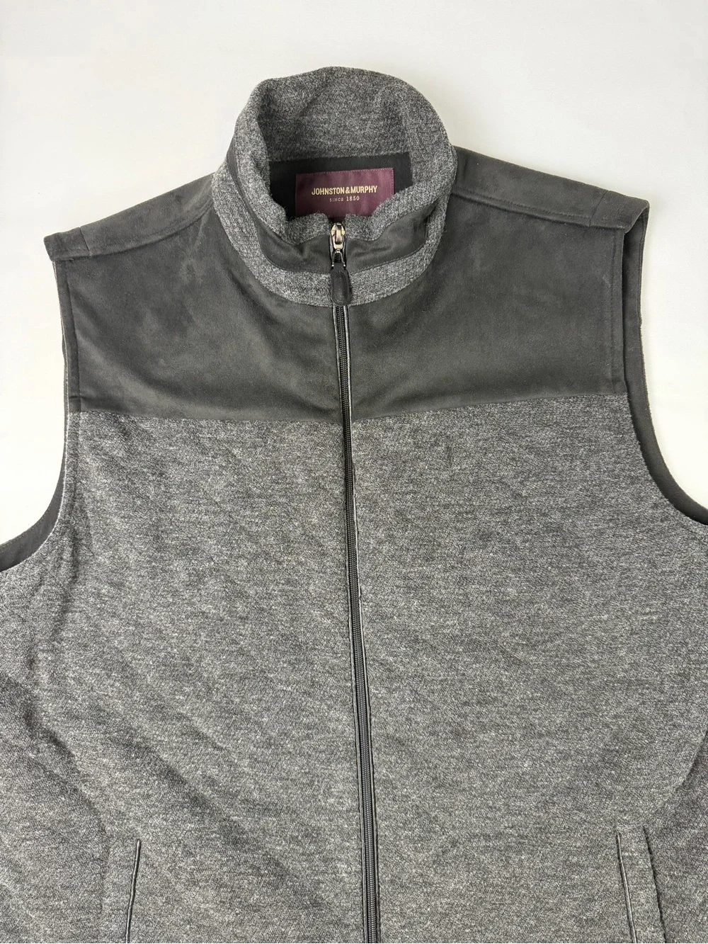 Johnston & Murphy Men's Quilted Charcoal Gray Zip Vest - Classy professional XL